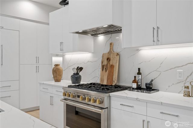 278 118th Avenue SE, Bellevue, WA 98005