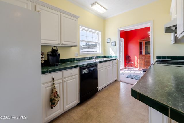 12361 Nc 210, Ivanhoe, NC 28447