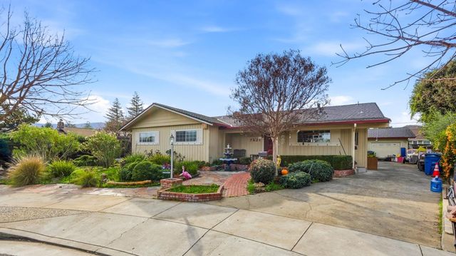 7821 Santa Theresa Drive, Gilroy, CA 95020