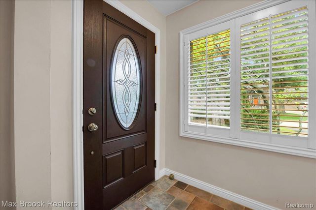 2175 Langham Drive, West Bloomfield Charter Township, MI 48323