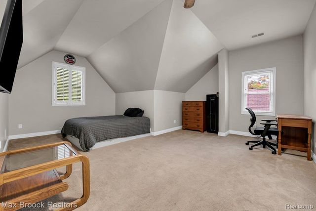 2175 Langham Drive, West Bloomfield Charter Township, MI 48323