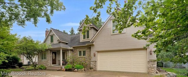 2175 Langham Drive, West Bloomfield Charter Township, MI 48323