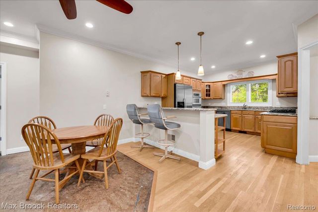 2175 Langham Drive, West Bloomfield Charter Township, MI 48323