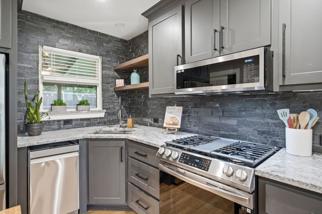 108 W White Avenue, Mckinney, TX 75069