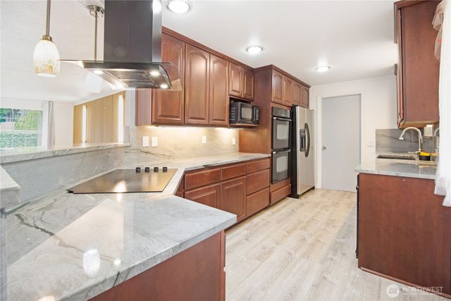 2725 124th Avenue Ct E, Edgewood, WA 98372