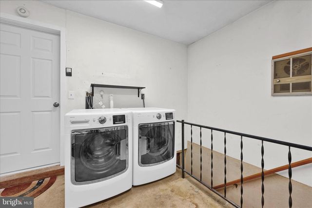 533 HILLTOP RD, Myerstown, PA 17067