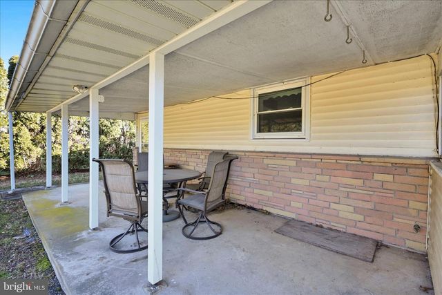 533 HILLTOP RD, Myerstown, PA 17067