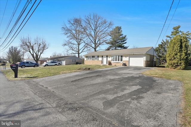 533 HILLTOP RD, Myerstown, PA 17067