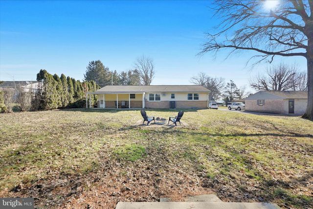 533 HILLTOP RD, Myerstown, PA 17067