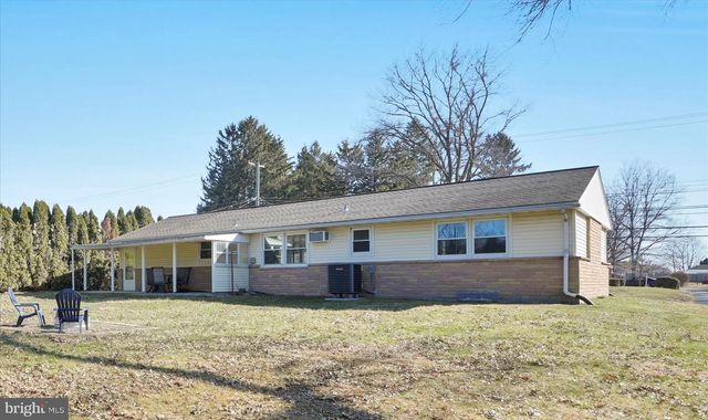 533 HILLTOP RD, Myerstown, PA 17067