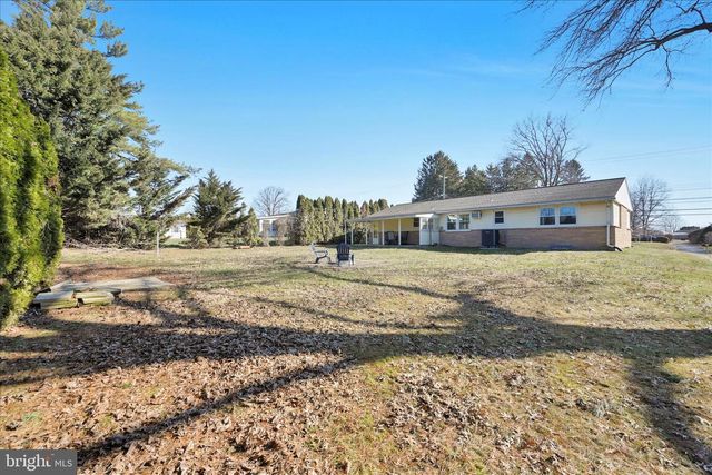 533 HILLTOP RD, Myerstown, PA 17067