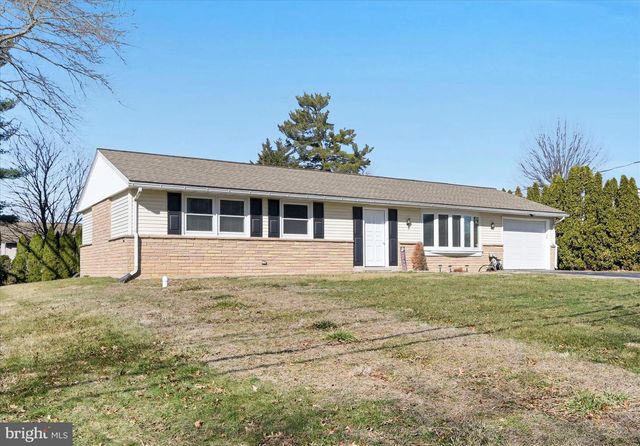 533 HILLTOP RD, Myerstown, PA 17067