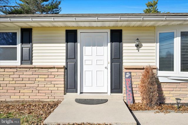 533 HILLTOP RD, Myerstown, PA 17067