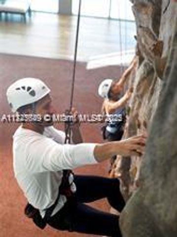 6801 Collins Ave 1206, Miami Beach, FL 33141