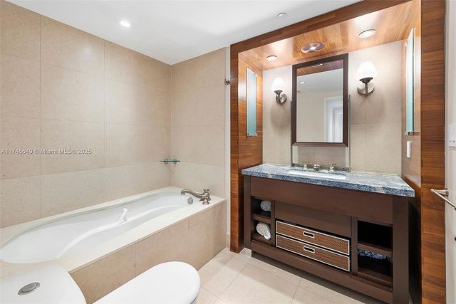 6801 Collins Ave 1206, Miami Beach, FL 33141