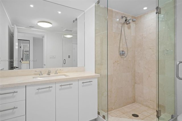 6801 Collins Ave 1206, Miami Beach, FL 33141