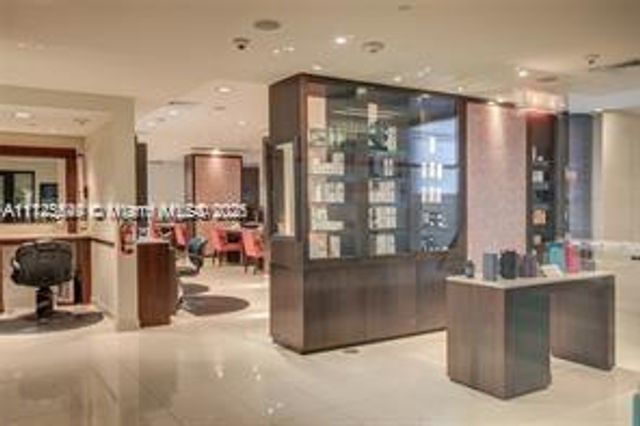 6801 Collins Ave 1206, Miami Beach, FL 33141