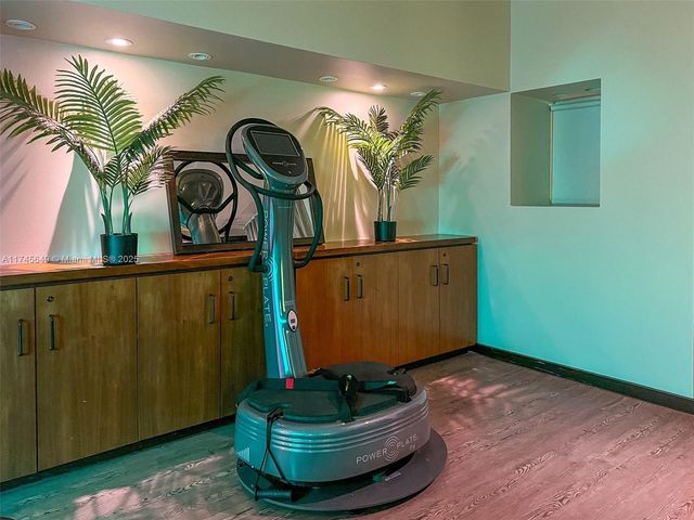 6801 Collins Ave 1206, Miami Beach, FL 33141