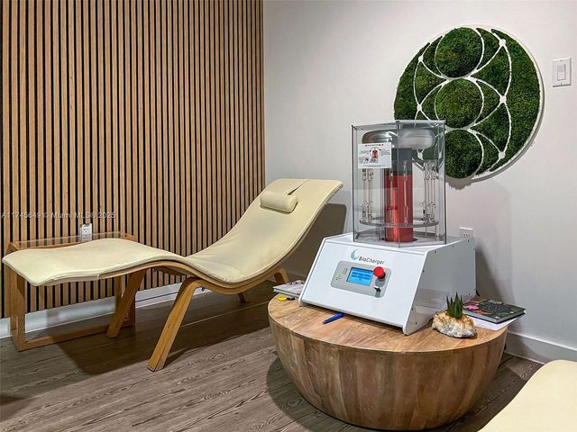 6801 Collins Ave 1206, Miami Beach, FL 33141