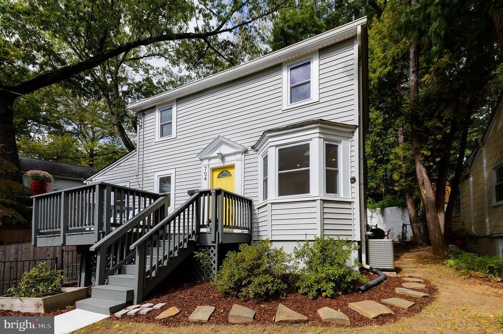 704 MAPLEWOOD AVE, Takoma Park, MD 20912