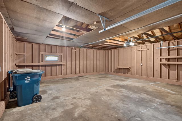 221 79th Way NE, Fridley, MN 55432
