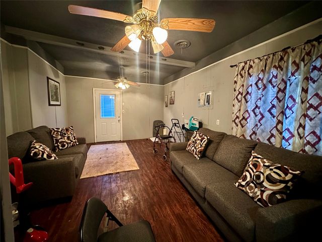 407 Erie Street, Cleburne, TX 76031