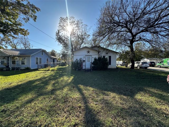407 Erie Street, Cleburne, TX 76031
