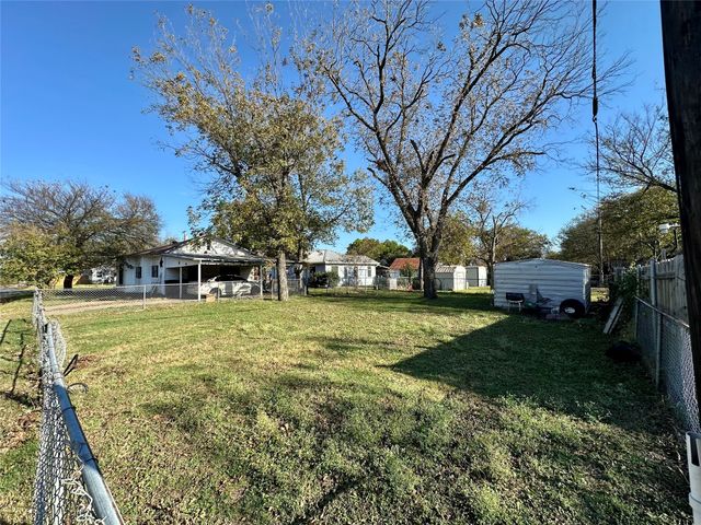407 Erie Street, Cleburne, TX 76031