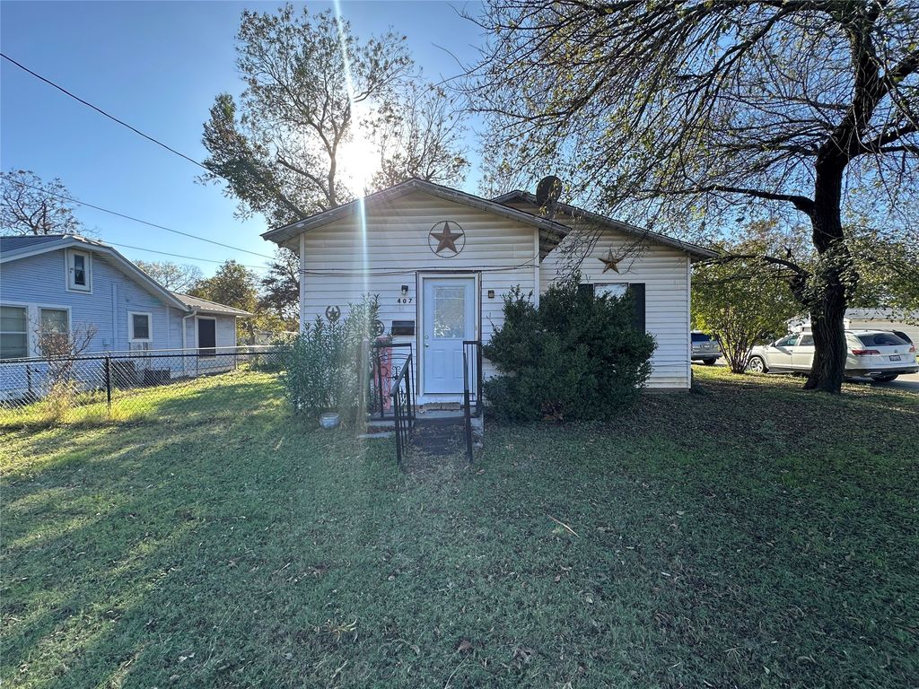 407 Erie Street, Cleburne, TX 76031