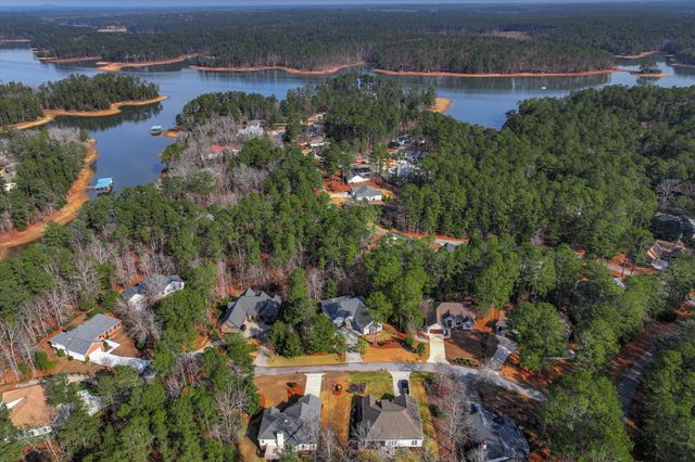 205 Pirates Cove, Mc Cormick, SC 29835