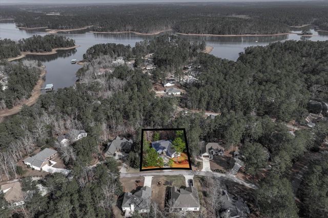 205 Pirates Cove, Mc Cormick, SC 29835