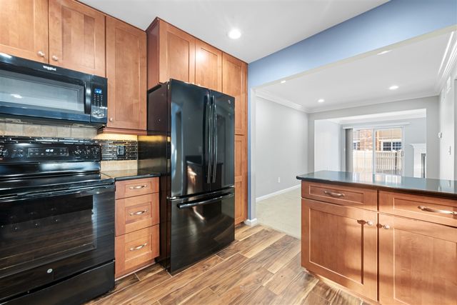 21053 E Glen Haven Circle, Northville, MI 48167