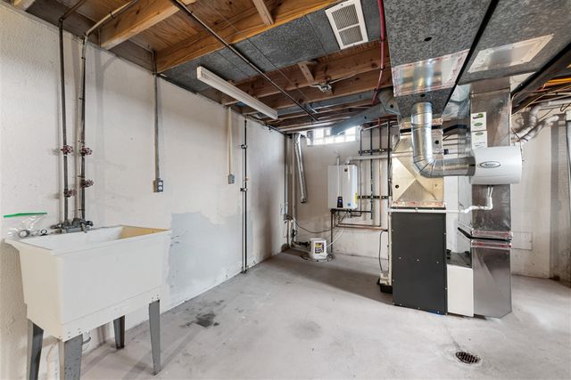 21053 E Glen Haven Circle, Northville, MI 48167