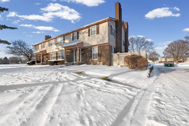 21053 E Glen Haven Circle, Northville, MI 48167