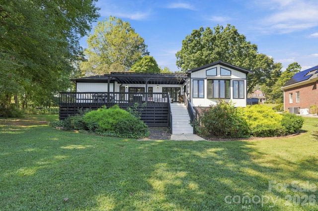 4954 Moonlite Bay Drive, Sherrills Ford, NC 28673