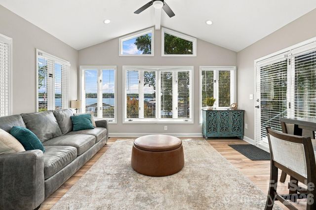 4954 Moonlite Bay Drive, Sherrills Ford, NC 28673