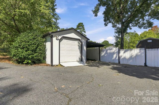 4954 Moonlite Bay Drive, Sherrills Ford, NC 28673