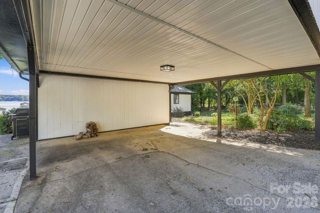 4954 Moonlite Bay Drive, Sherrills Ford, NC 28673