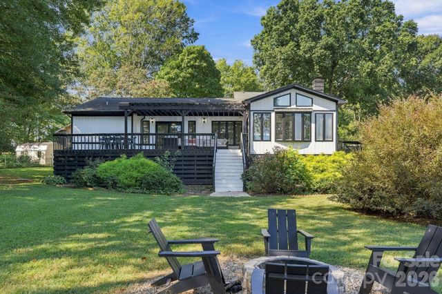 4954 Moonlite Bay Drive, Sherrills Ford, NC 28673