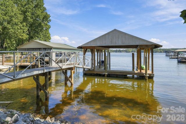 4954 Moonlite Bay Drive, Sherrills Ford, NC 28673