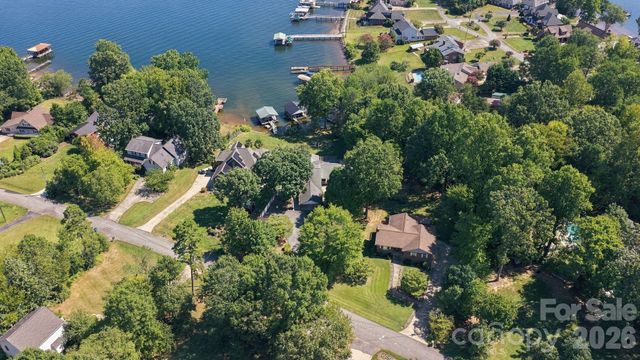4954 Moonlite Bay Drive, Sherrills Ford, NC 28673