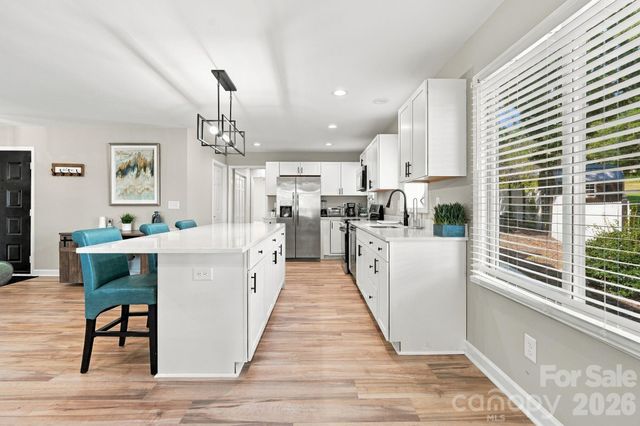4954 Moonlite Bay Drive, Sherrills Ford, NC 28673