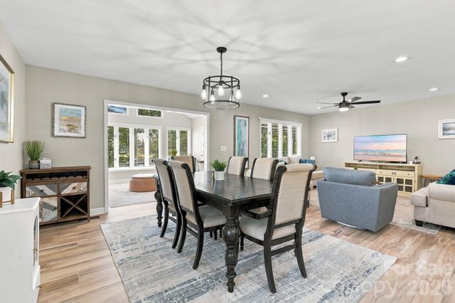 4954 Moonlite Bay Drive, Sherrills Ford, NC 28673