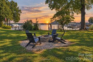 4954 Moonlite Bay Drive, Sherrills Ford, NC 28673