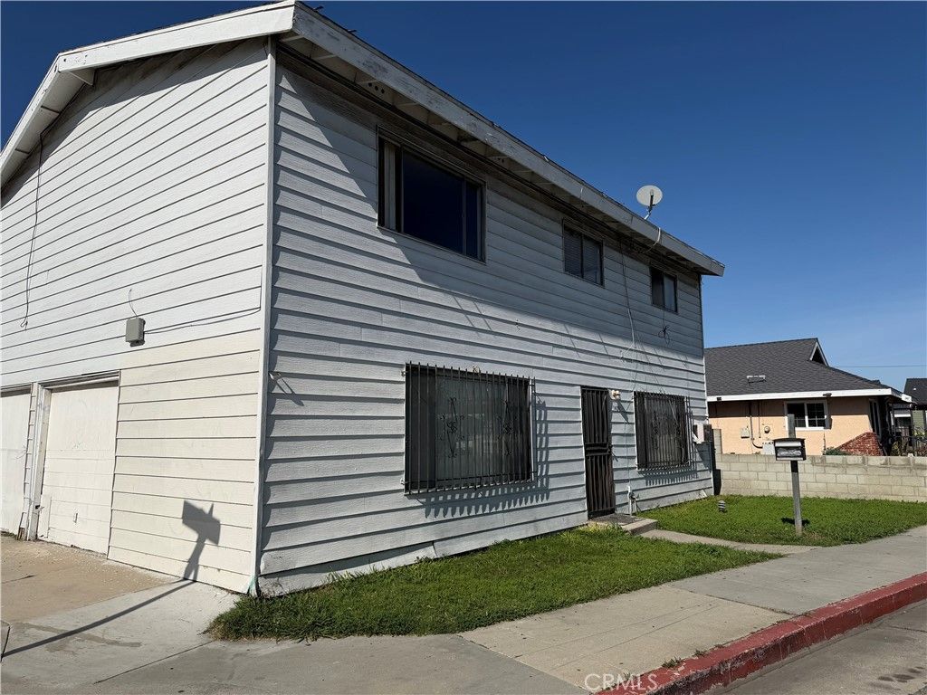 Image 2 of property listing at 1431 Alamitos Avenue, Long Beach, CA 90813