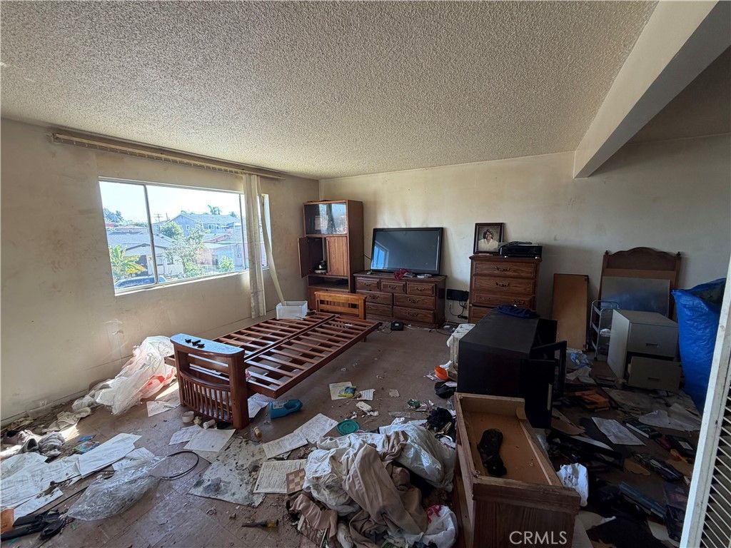 Image 7 of property listing at 1431 Alamitos Avenue, Long Beach, CA 90813