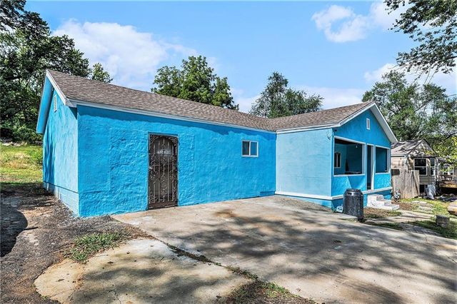 5140 Booth Avenue, Kansas City, MO 64129