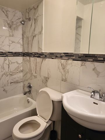 1227 S Harlem Avenue 215, Berwyn, IL 60402