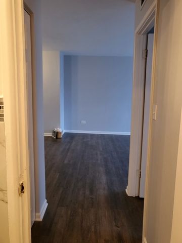 1227 S Harlem Avenue 215, Berwyn, IL 60402