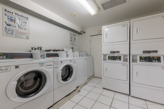 1227 S Harlem Avenue 215, Berwyn, IL 60402